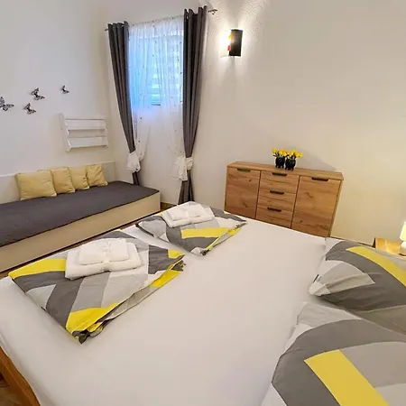 With Parking Space Polje, Krk - 18669 Apartmán Šilo